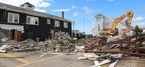 Beach fire station demolished