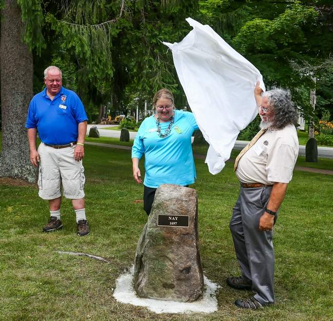 Unveiling of the Nay stone