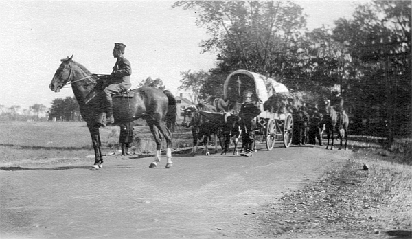 Covered wagon in the 1925 parade