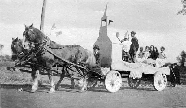 Schoolhouse float in 1925 parade
