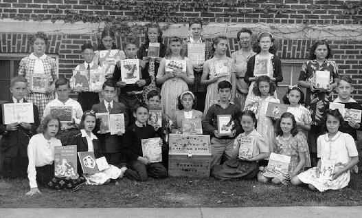 Centre School students in 5th grade in 1946